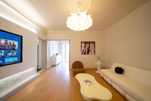 Moli B&B - The Bund Riverview Nanjing East Road 3-Bedrooms with Elevator Apartment Near the subway, Шанхай (фото 9)