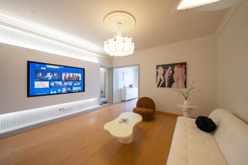 Moli B&B - The Bund Riverview Nanjing East Road 3-Bedrooms with Elevator Apartment Near the subway, Шанхай (фото 5)