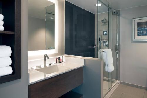 Kansas City Marriott Country Club Plaza - image 6