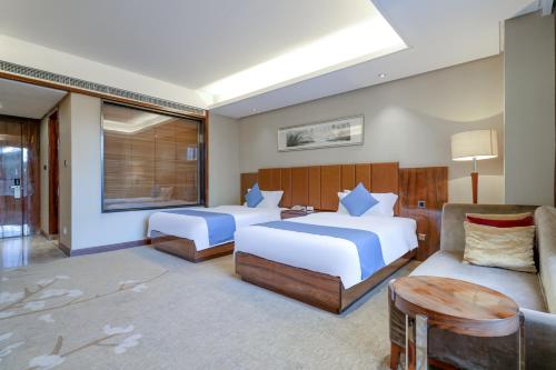 Deluxe Twin Room image 4