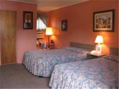 . Four Seasons Motel