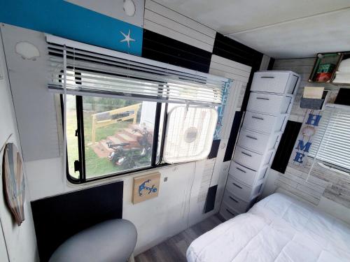 34ft Mobile Home Near Yale U in New Haven, USA