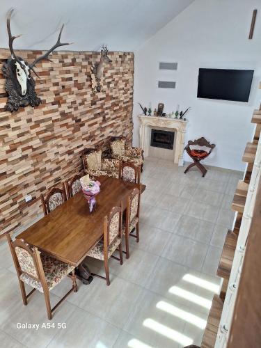 Létesítmények, Cabana iris- dotata cu ciubar si sauna in Filioara