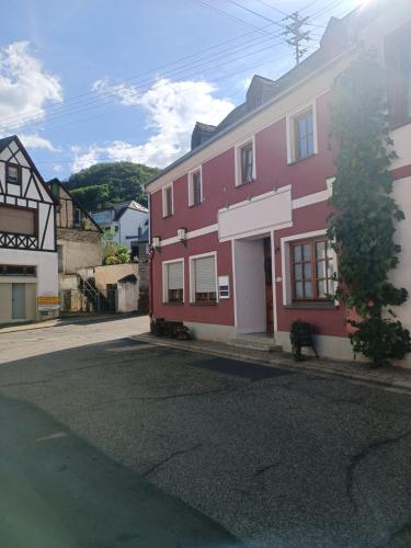 Hike Inn Hotels by Lehmen 4.5km von Lonnig entfernt