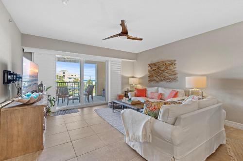Oceanwalk 20-302 in New Smyrna Beach, USA