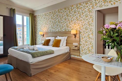 Apart'hotel Ajoupa near Quai des Etats Unis