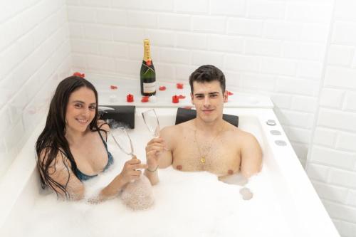ALZIRA BONiTA SUITE ViP jacuzzi in آلزيرا