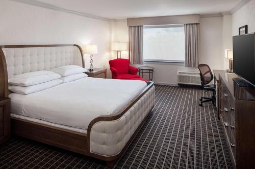 Hilton Chicago/Northbrook - image 7