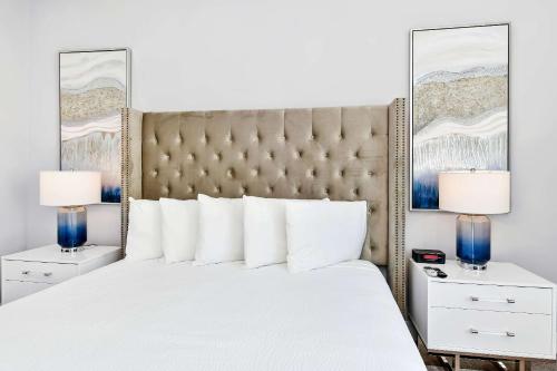3 king beds, 1 queen bed, 1 sofa bed