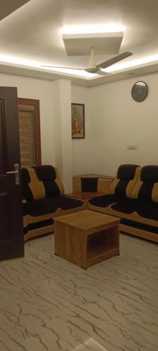 Superior Room With Living Area & Balcony image 3