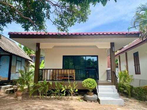 Rainbow Bungalow Haadrin Koh Phangan Room Type - Deluxe Villa