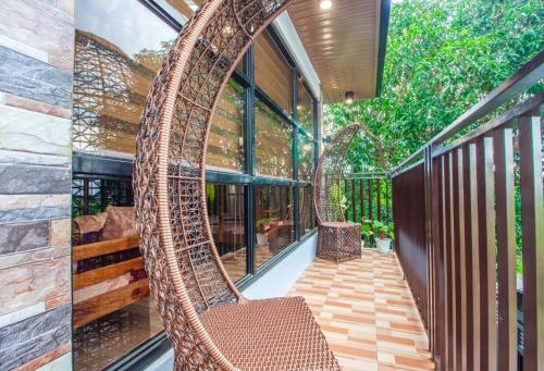 Balcony/terrace, Casa Florida Private Resort - Calamba in Los Banos