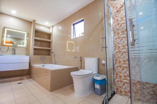 Bathroom, Casa Florida Private Resort - Calamba in Los Banos