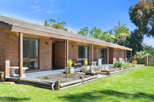 . The Timboon Villa - 5 bedroom home