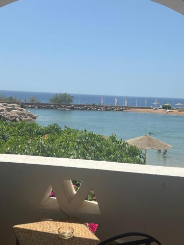Private one-unit in Domina coral bay Direct becah and lake view 4 3
