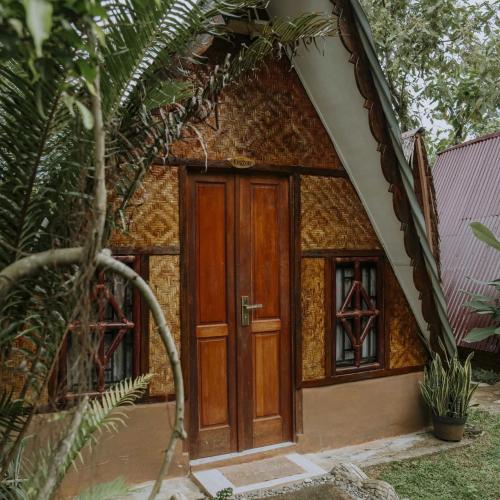 Sumatra Thomas Leaf Monkey Guesthouse & Jungle Trek in Bukit Lawang