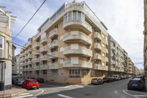 Two-Bedroom Apartment with Balcony image 1
