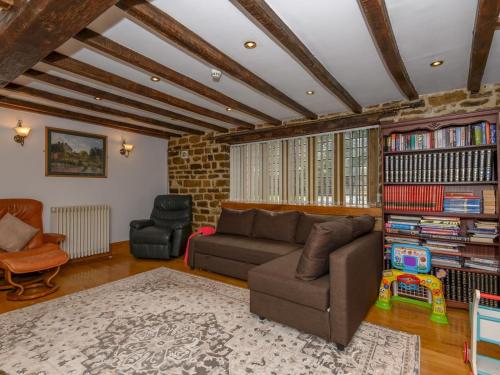 Poplar Farm House - Book Your Spring Summer Events - Pass the Keys, Leeds (zdjęcie 2)