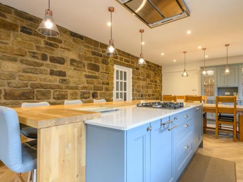 Facilities, Poplar Farm House - Book Your Spring Summer Events Pass The Keys in Rodley