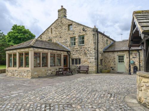 Facilities, Poplar Farm House - Book Your Spring Summer Events Pass The Keys in Rodley