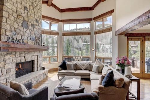 4 Bedroom Luxury Townhome In Lionshead Village