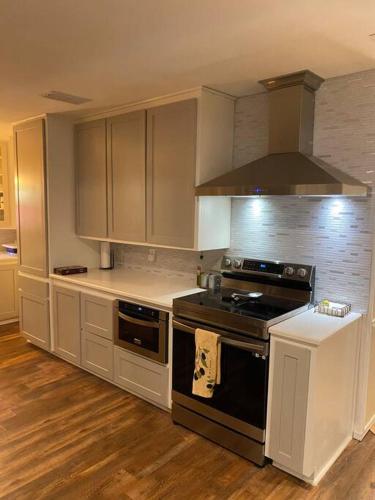 Private Oasis Spacious Great for Big Families in Grand Prairie, USA