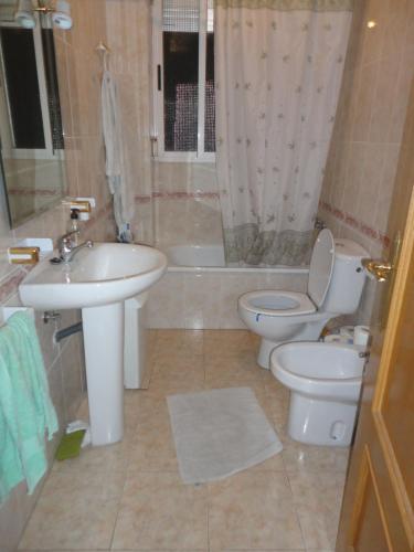 Classical big apartment one bedroom in RUZAFA - WIFI possible, Valencia (photo 5)