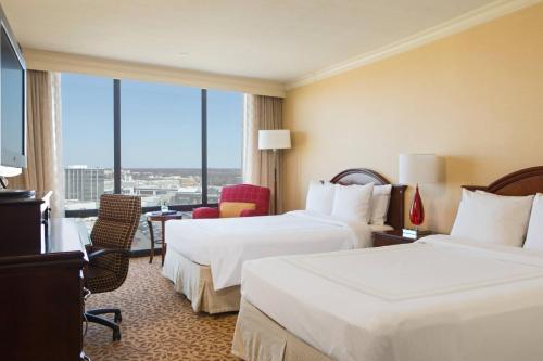 Guest Room with 2 Double Beds with Concierge Lounge Access