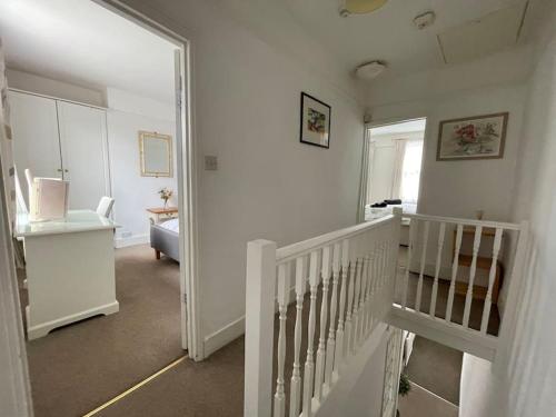 Cosy 2bed home with games room