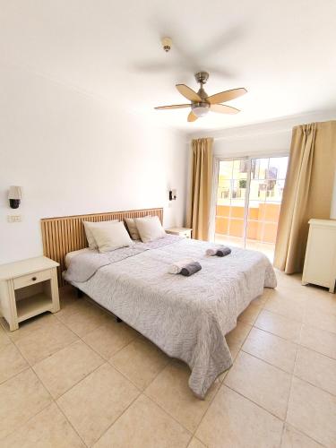 ESTRELLA CANARIA - Los Cristianos, AC, pool, fibre net, tv channels 5