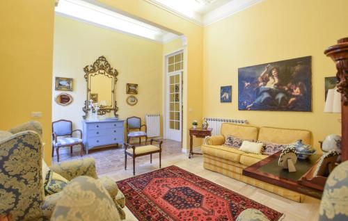3 Bedroom Cozy Home In Viareggio
