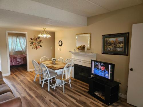 Gatlinburg Chateau Condo 503 thumb 3