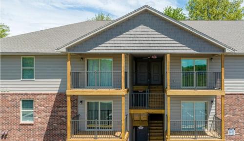 Stonecrest 910, 2bd Apt I Free Parking I Pool in นิวอัลบานี (IN)