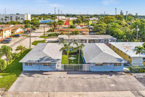 Hollywood Beach 1br In Gated Property King Bed! in Hollywood, USA