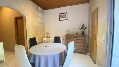 Escapade Aux Chartrons – Bordeaux, FL