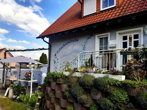 Ferienwohnungen "Weingenuss" für 1 bis zu 10 Personen direkt im Weingut in Sulzfeld am Main, Deutschland