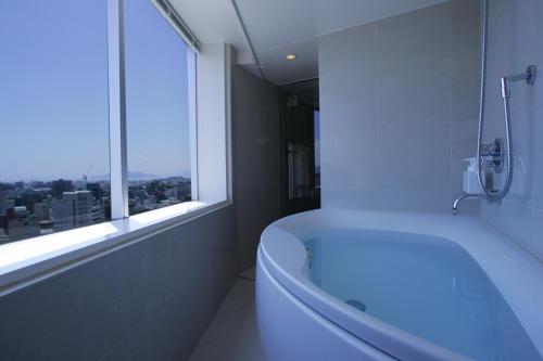 화장실, 오리엔탈 호텔 히로시마 (Oriental Hotel Hiroshima) in 히로시마