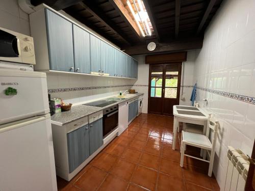 Chalet en entorno rural a 15 minutos de la playa. in Ruente