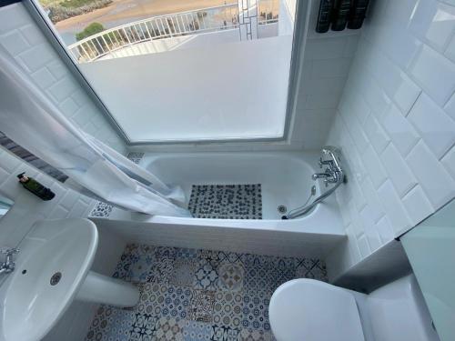 Standard Twin Room with Sea View