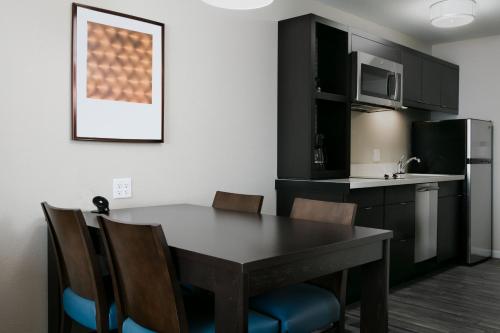 TownePlace Suites by Marriott Kansas City Airport - image 8