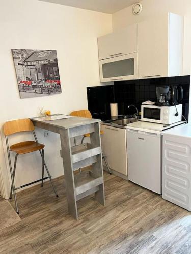 Cozy 1-bdroom apartment in the Centre, free parking, Tallinn (photo 7)
