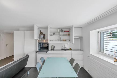 Studio, meublé, jolie terrasse, parking gratuit, Neuchâtel (foto 6)