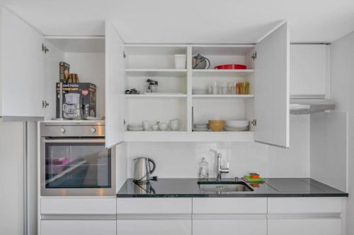 Studio, meublé, jolie terrasse, parking gratuit, Neuchâtel (foto 9)