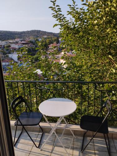 RHM Relaxing Home Monthly in Alíartos