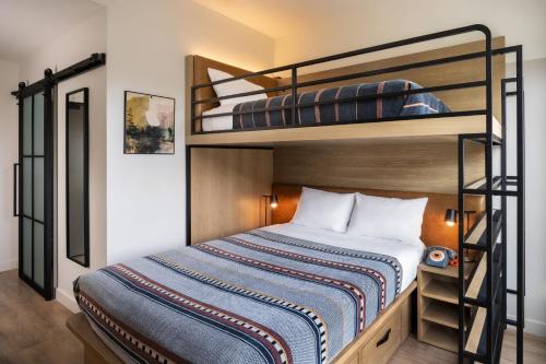 1 bunk bed