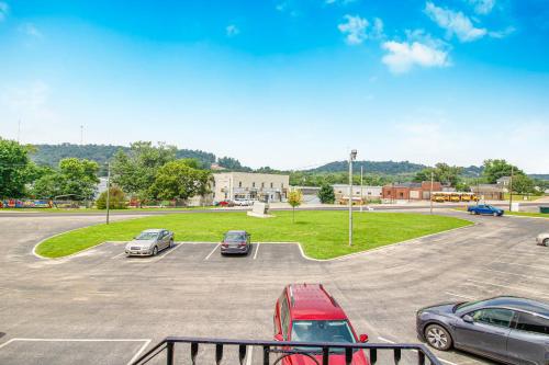 Horse Cave Motel - image 5