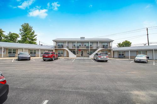 Horse Cave Motel - image 12