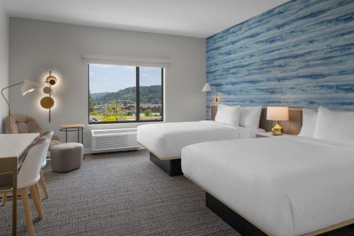 2 queen beds