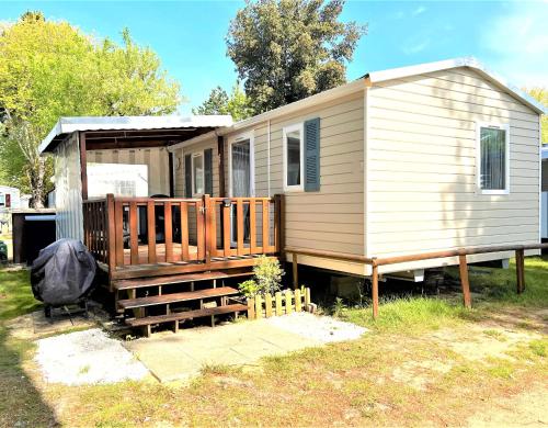 Mobile Home - Sleeps 4 - Parking - Family Pools