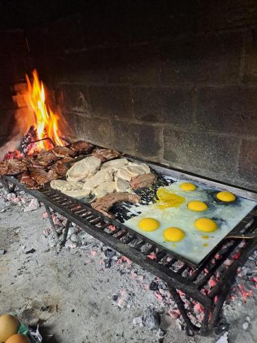Casa con pileta y vista a la montaña (Casa con pileta y vista a la montana) in 라스 에라스